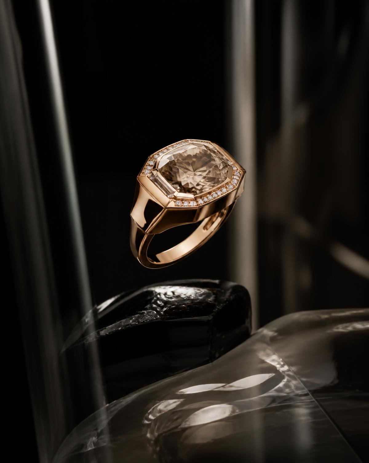 Éternelle gold and diamond ring